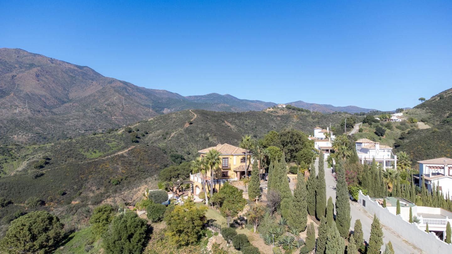 6 slaapkamer Villa te koop in Estepona met zwembad garage - € 1.395.000 (Ref: 9426419)