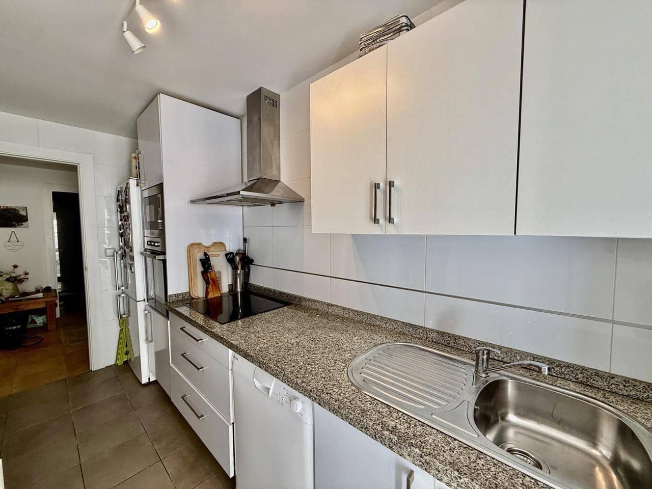 3 bedroom Flat for sale in La Alcaidesa with garage - € 310,000 (Ref: 9426420)