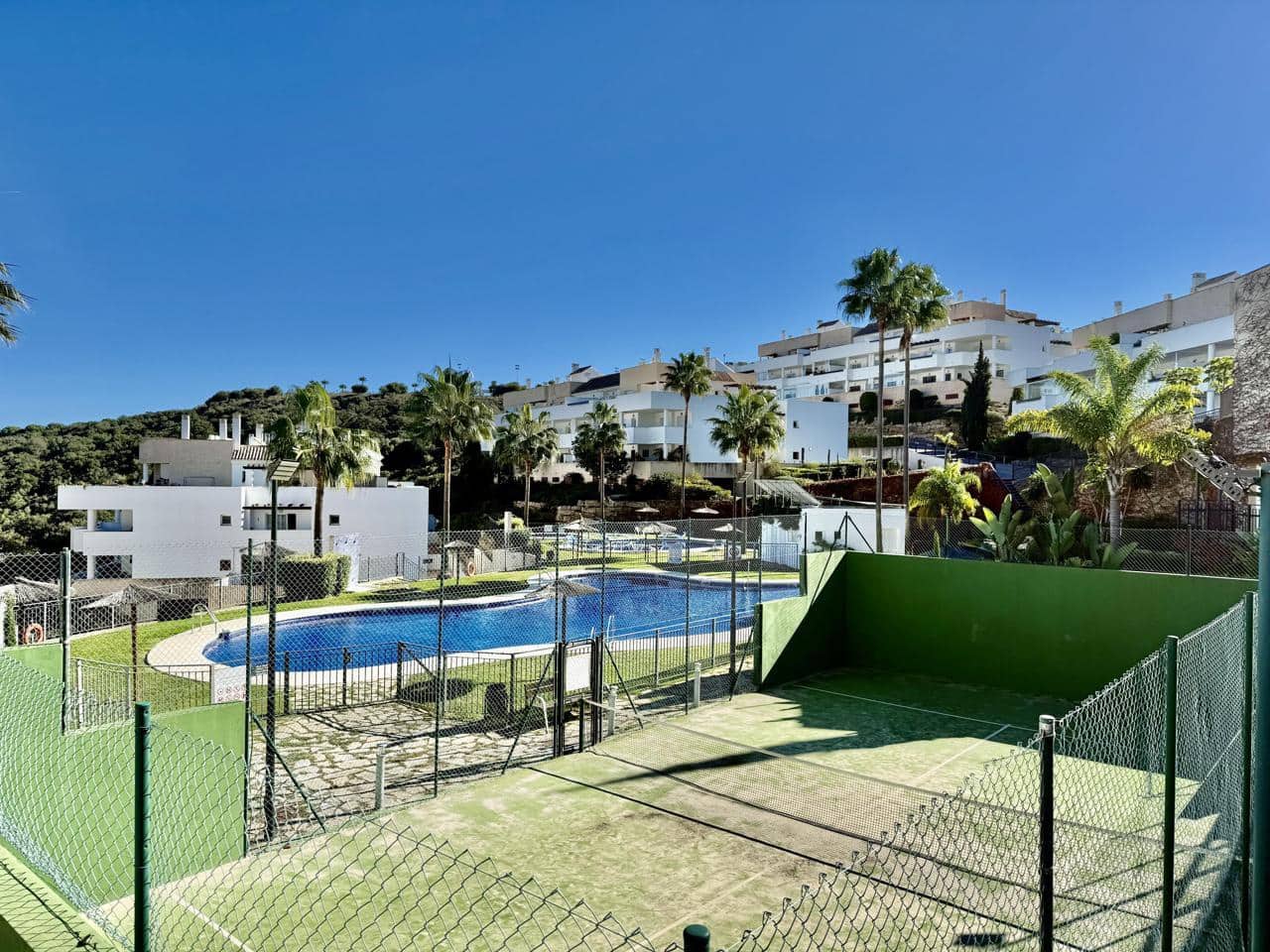 3 bedroom Flat for sale in La Alcaidesa with garage - € 310,000 (Ref: 9426420)