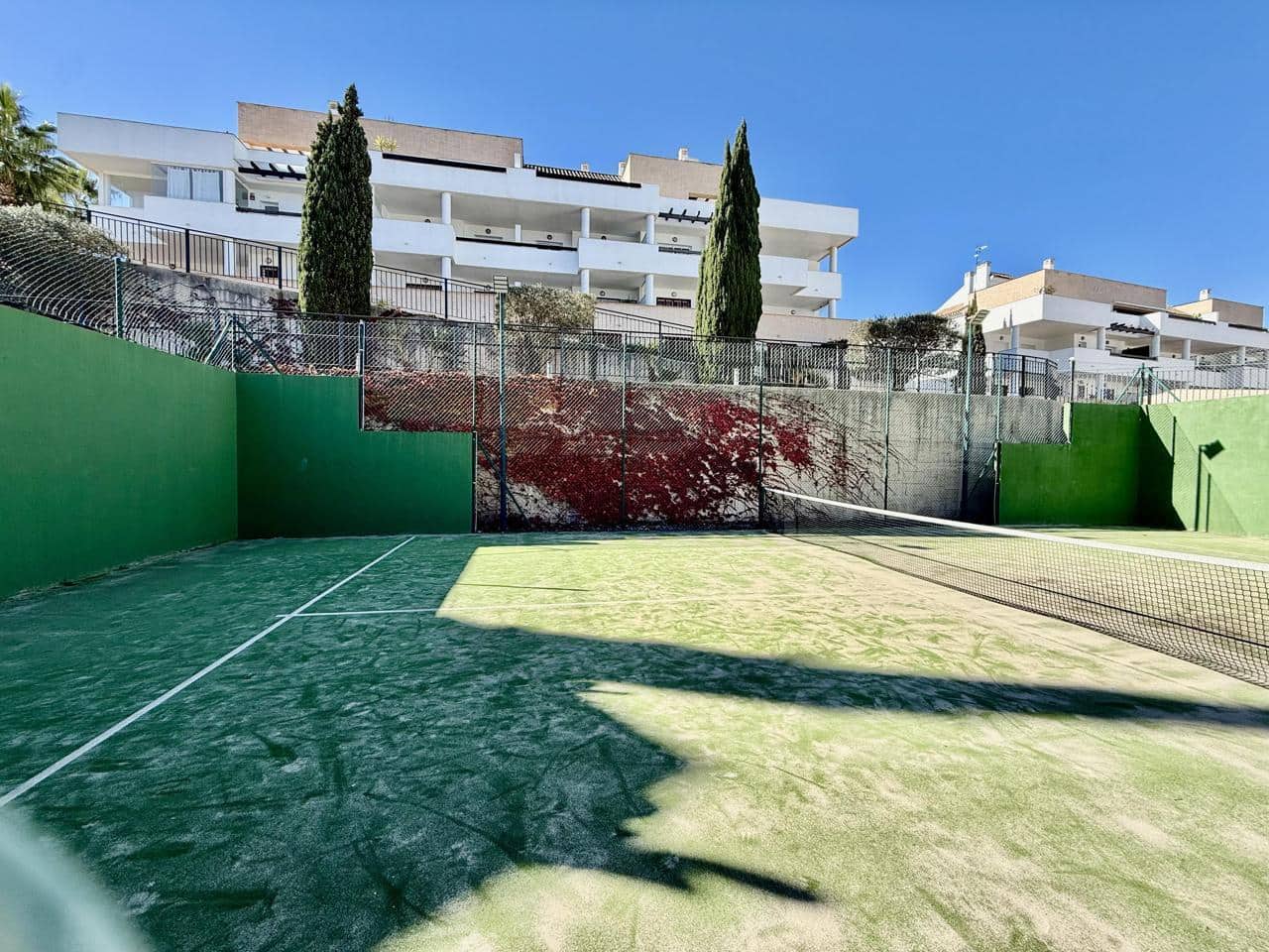 3 bedroom Flat for sale in La Alcaidesa with garage - € 310,000 (Ref: 9426420)