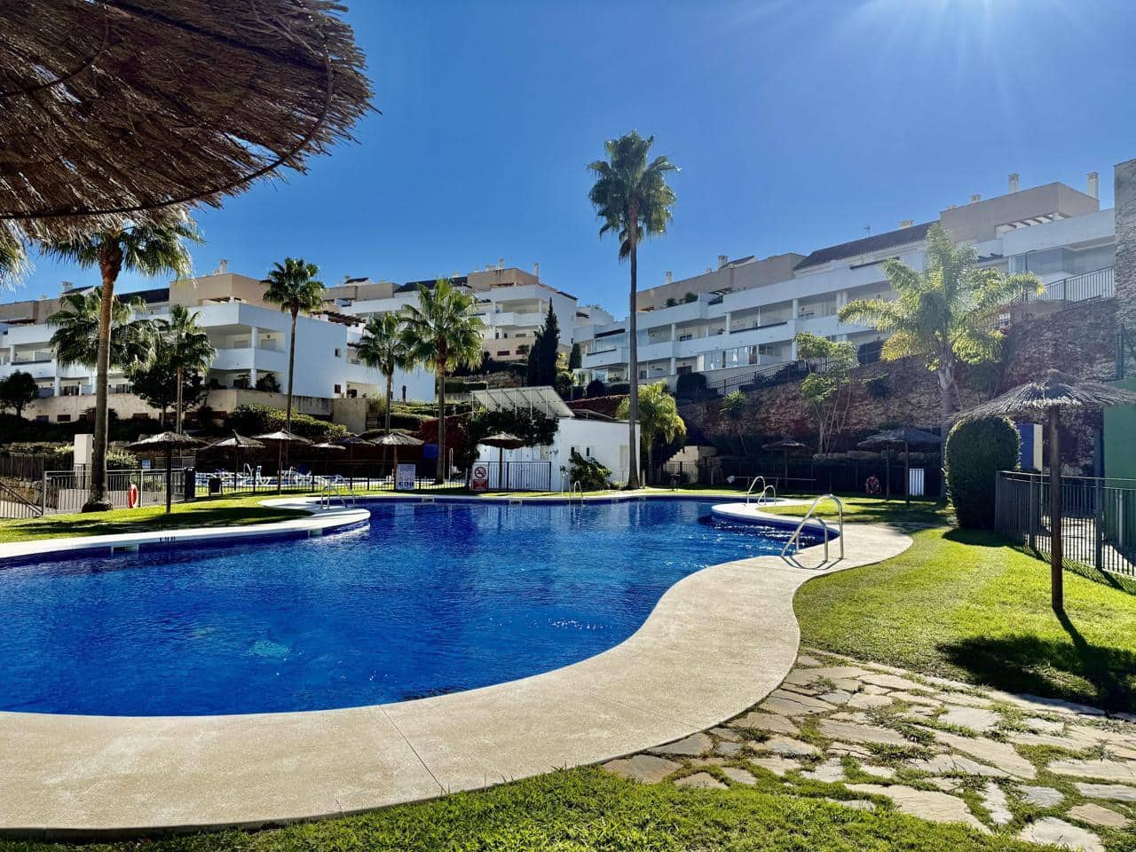 3 bedroom Flat for sale in La Alcaidesa with garage - € 310,000 (Ref: 9426420)