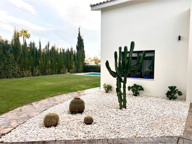4 soveværelse Villa til salg i Guadalmina Alta, Marbella med swimmingpool garage - € 2.900.000 (Ref: 9449336)
