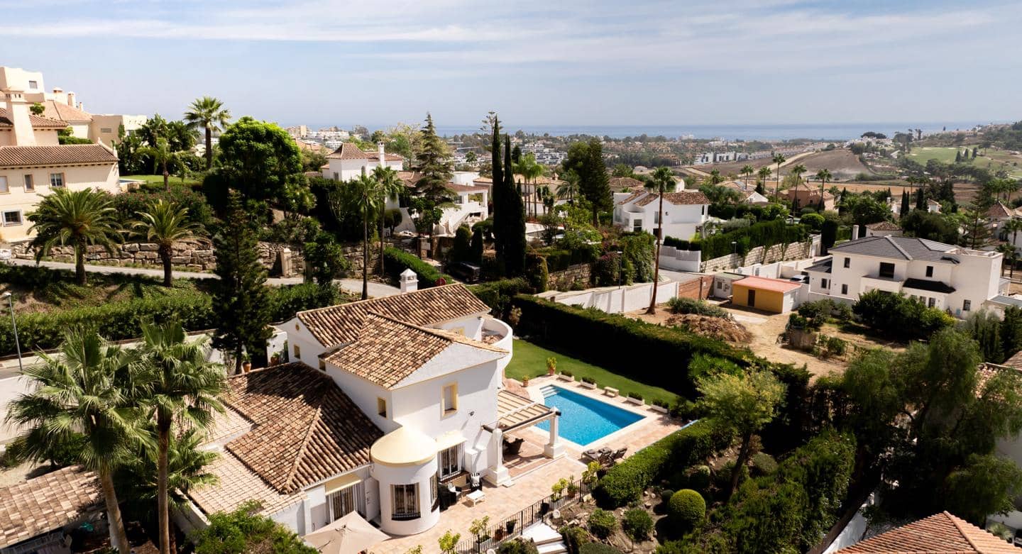 4 slaapkamer Villa te koop in Benahavis met zwembad garage - € 1.495.000 (Ref: 9489974)