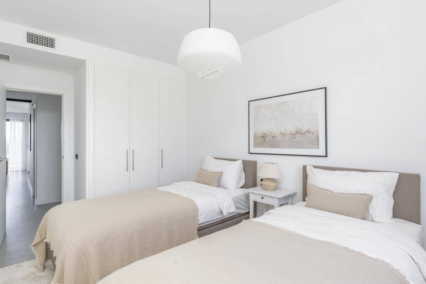 Piso de 3 habitaciones en Estepona en venta con garaje - 925.000 € (Ref: 9489975)