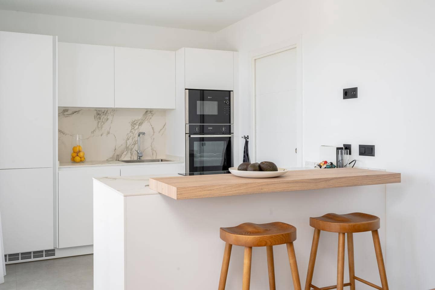 Piso de 3 habitaciones en Estepona en venta con garaje - 925.000 € (Ref: 9489975)