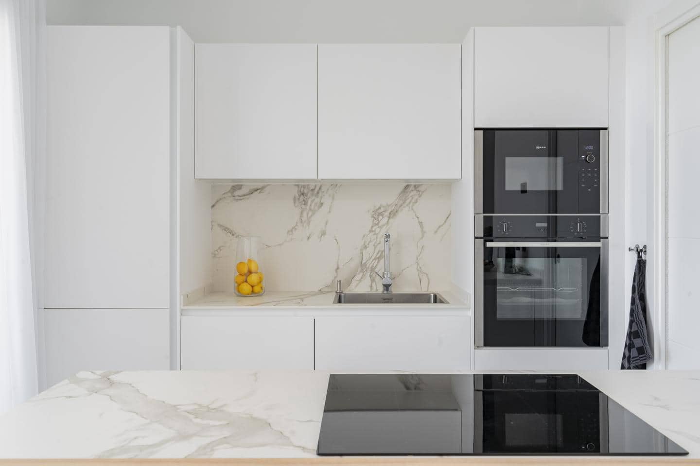 Piso de 3 habitaciones en Estepona en venta con garaje - 925.000 € (Ref: 9489975)