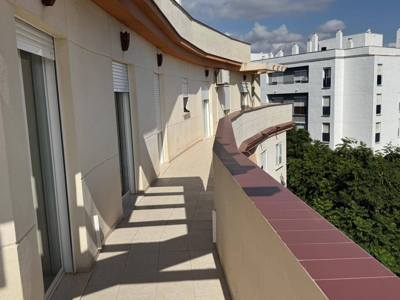 4 sovrum Lägenhet till salu i Estepona med garage - 790 000 € (Ref: 9489978)