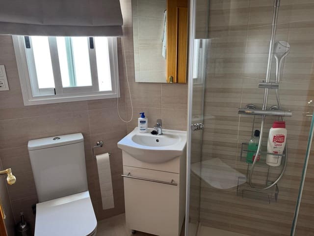 4 sovrum Lägenhet till salu i Puerto de Estepona, Estepona med garage - 790 000 € (Ref: 9489978)