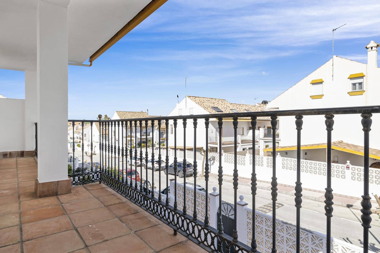 4 bedroom Villa for sale in San Pedro de Alcantara with pool garage - € 949,000 (Ref: 9489980)