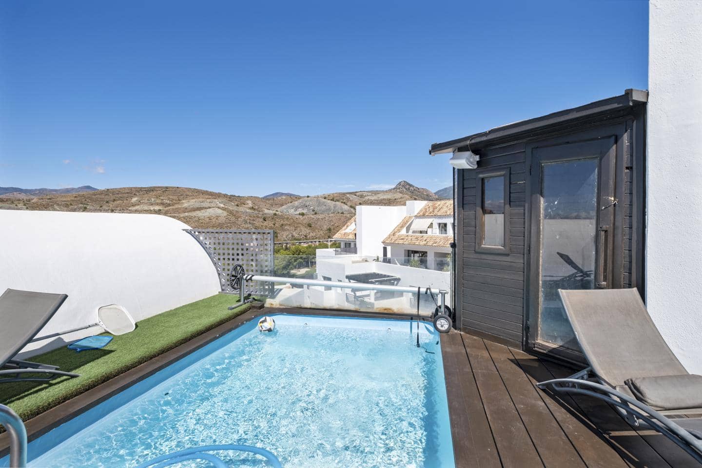 3 bedroom Flat for sale in Benahavis with garage - € 1,100,000 (Ref: 9489981)