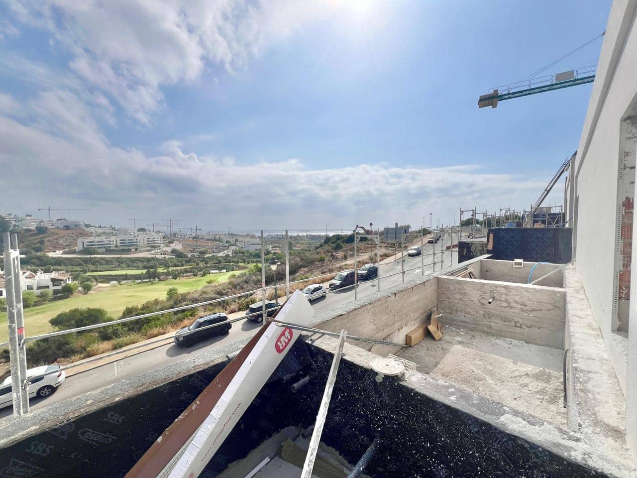 4 bedroom Villa for sale in Estepona with pool garage - € 730,000 (Ref: 9503127)