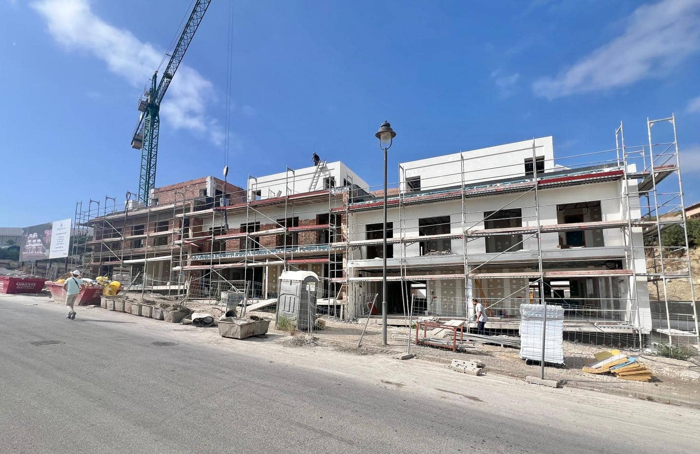 4 bedroom Villa for sale in Estepona with pool garage - € 730,000 (Ref: 9503127)