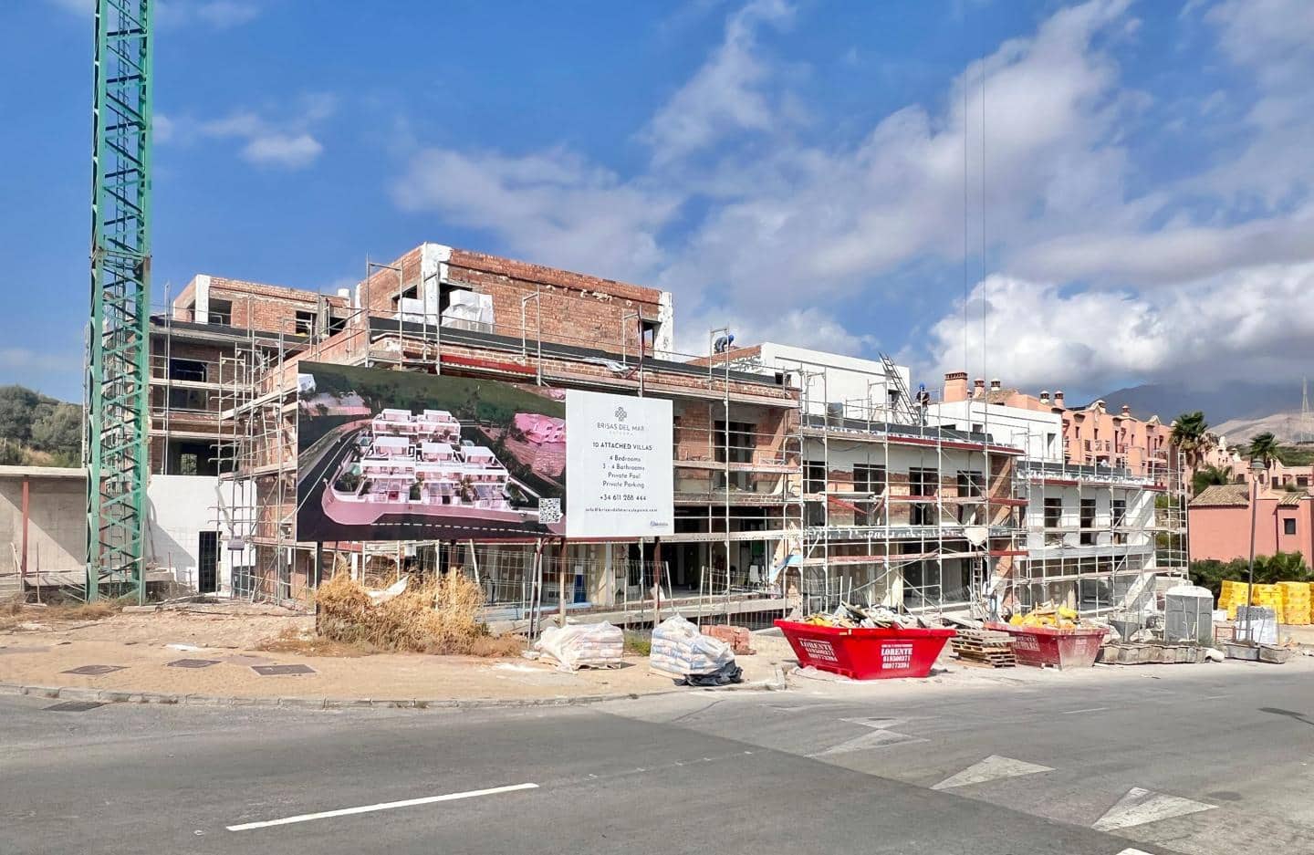 4 bedroom Villa for sale in Estepona with pool garage - € 730,000 (Ref: 9503127)