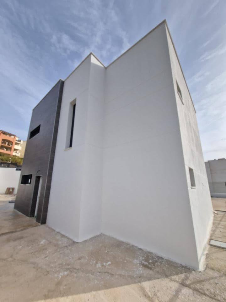 4 Zimmer Villa zu verkaufen in Manilva mit Pool Garage - 730.000 € (Ref: 9503128)