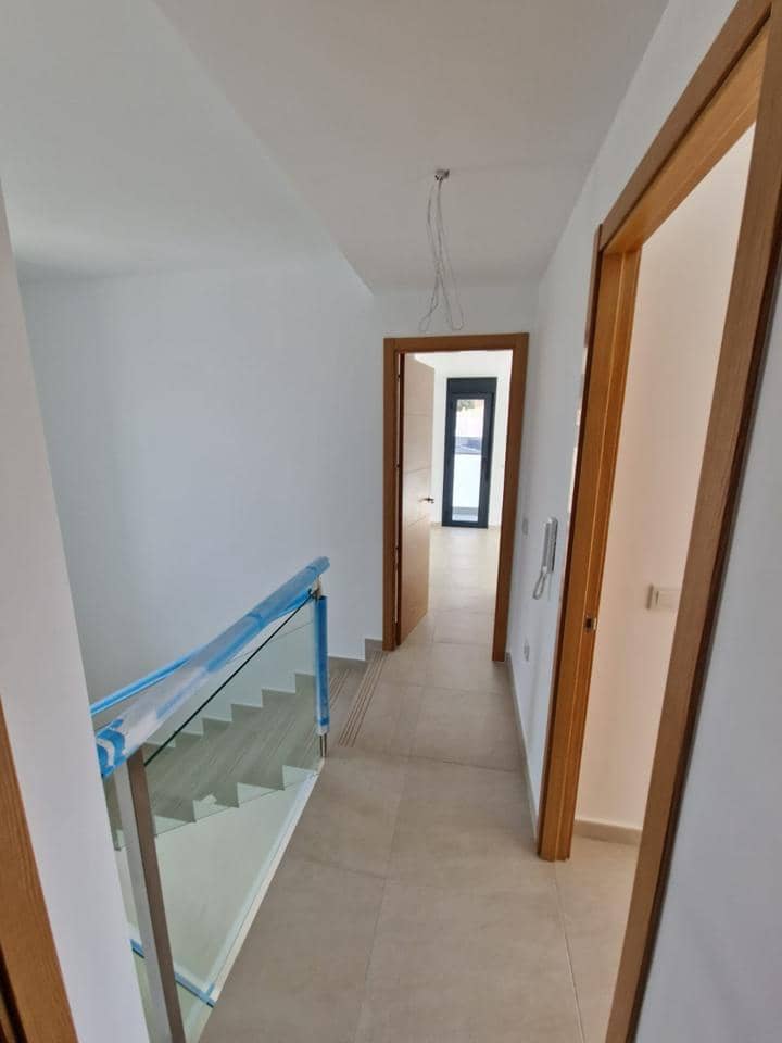 4 Zimmer Villa zu verkaufen in Manilva mit Pool Garage - 730.000 € (Ref: 9503128)