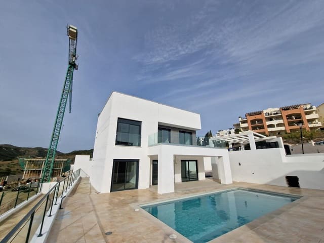 4 Zimmer Villa zu verkaufen in Castillo de la Duquesa, Manilva mit Pool Garage - 730.000 € (Ref: 9503128)