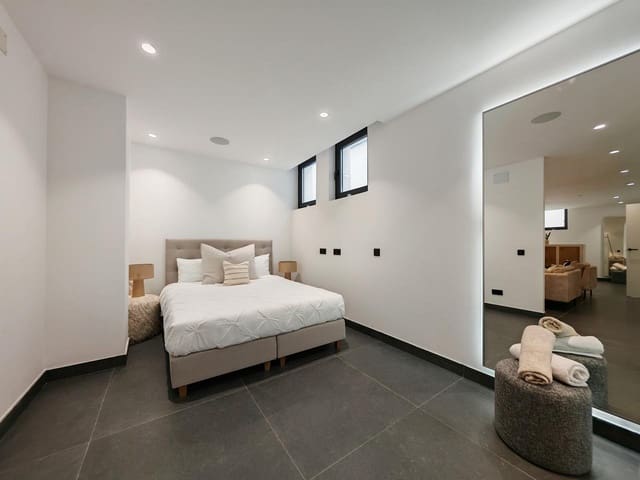 5 slaapkamer Villa te koop in Valle Romano Golf, Estepona met garage - € 1.690.000 (Ref: 9517914)