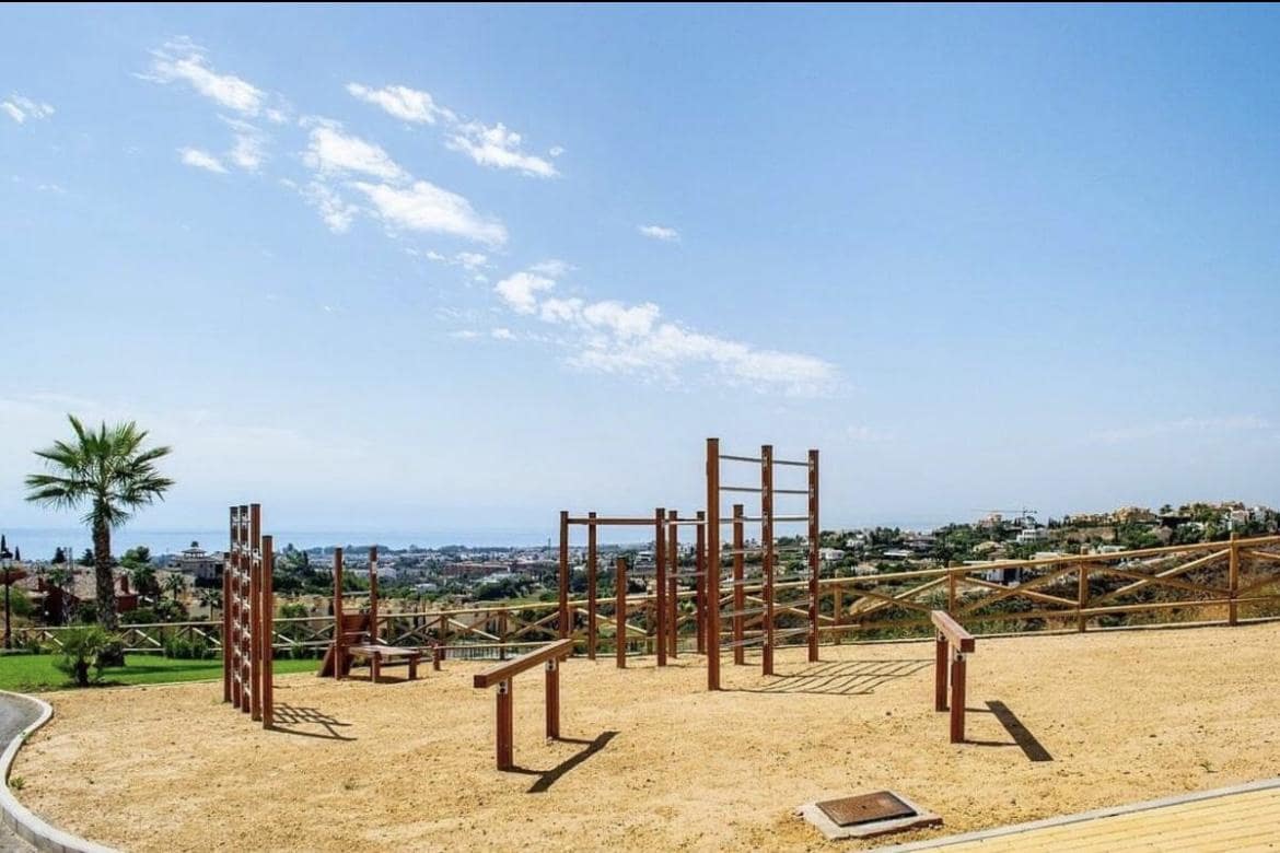 3 slaapkamer Flat te koop in Benahavis met garage - € 575.000 (Ref: 9525671)