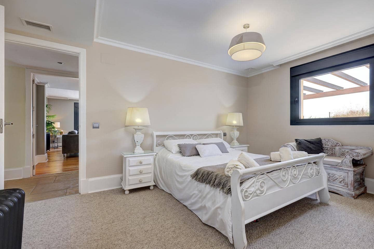 Chalet de 4 habitaciones en Casares en venta con piscina - 2.250.000 € (Ref: 9628185)