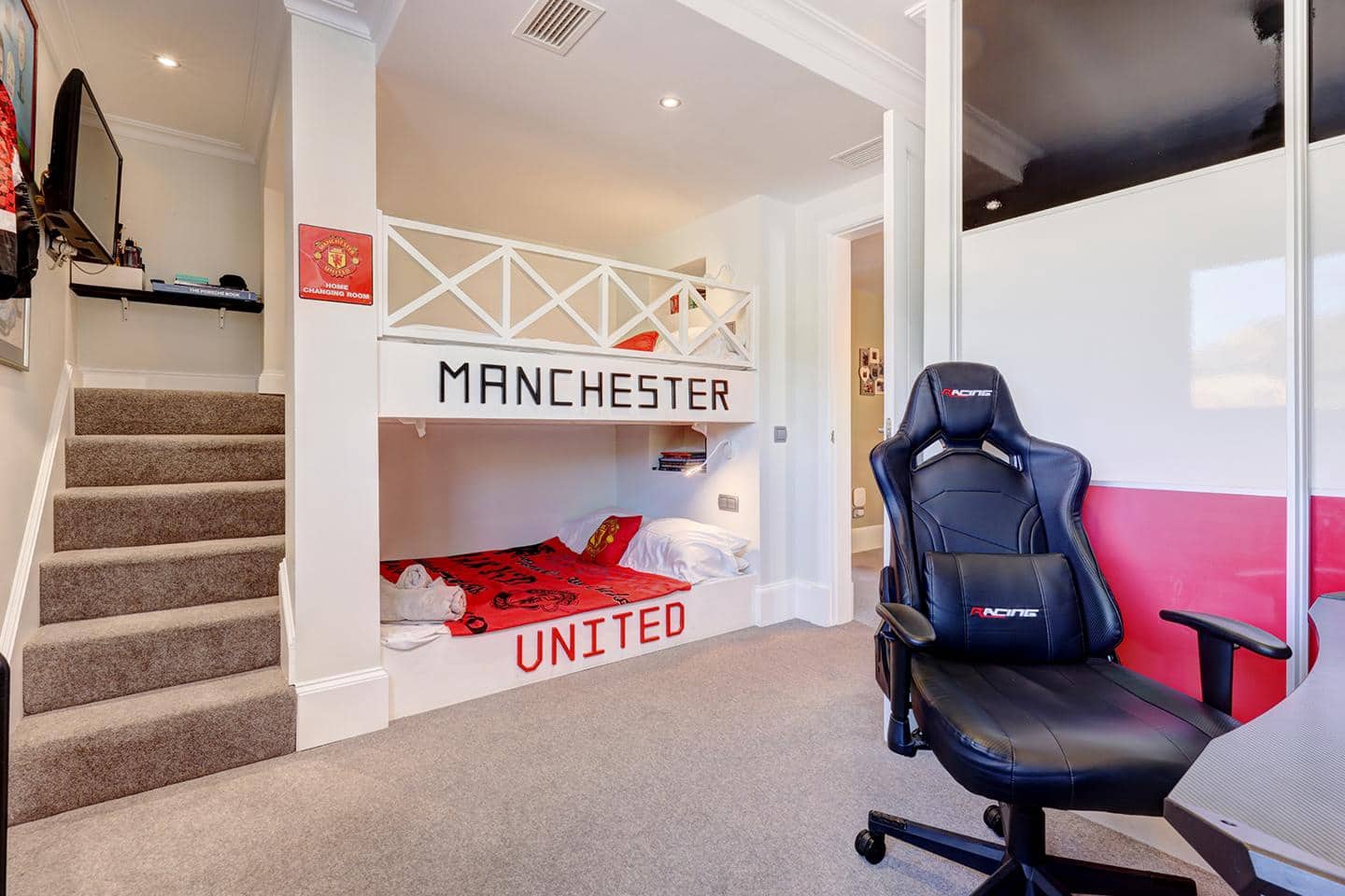 Chalet de 4 habitaciones en Casares en venta con piscina - 2.250.000 € (Ref: 9628185)