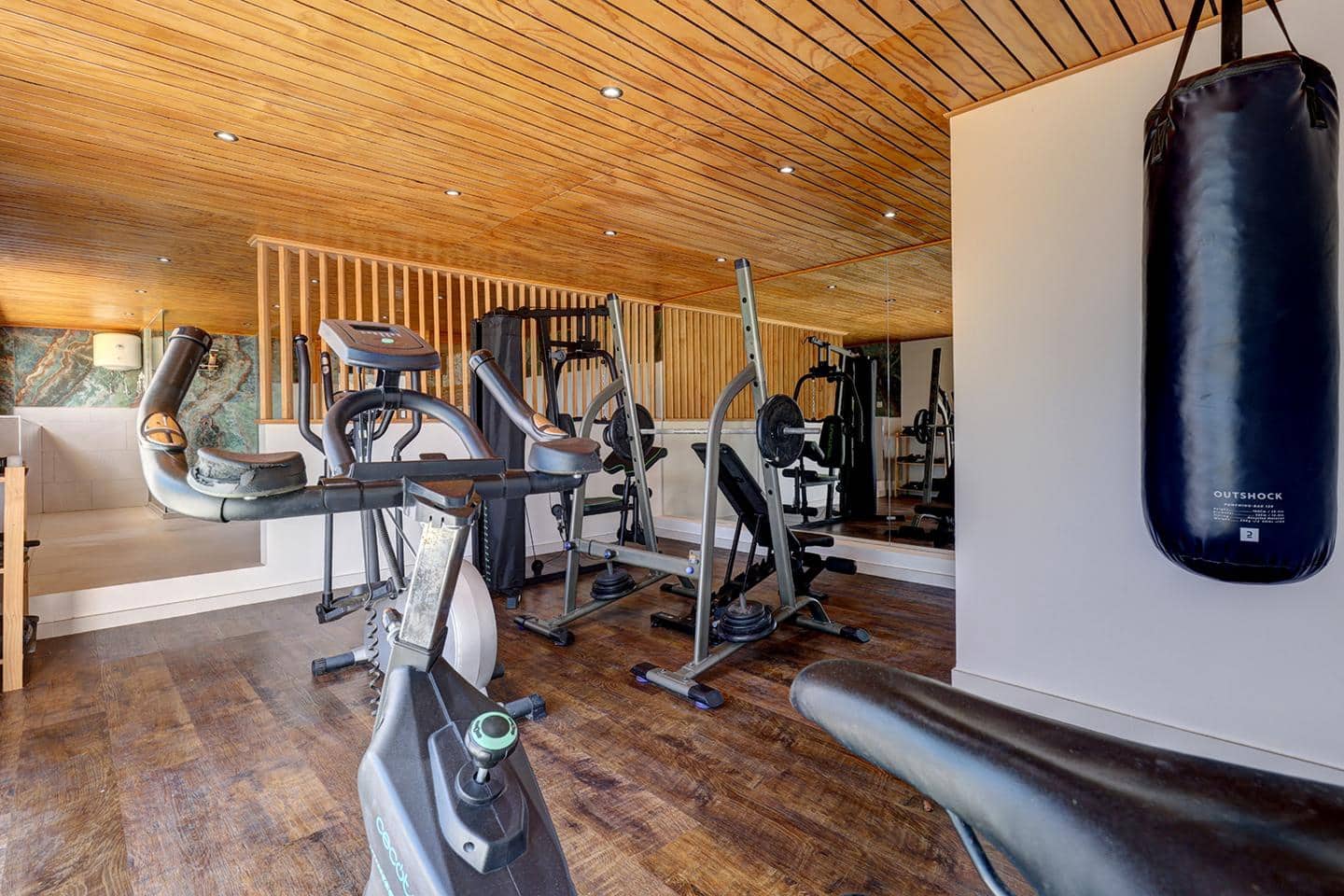 Chalet de 4 habitaciones en Casares en venta con piscina - 2.250.000 € (Ref: 9628185)