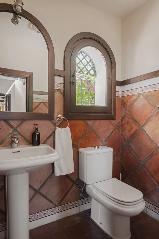 6 bedroom Villa for sale in Istan with pool garage - € 4,995,000 (Ref: 9669368)