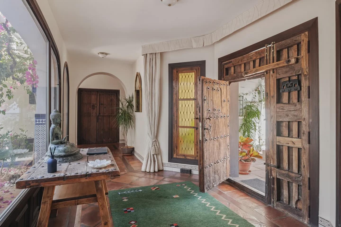 6 bedroom Villa for sale in Istan with pool garage - € 4,995,000 (Ref: 9669368)