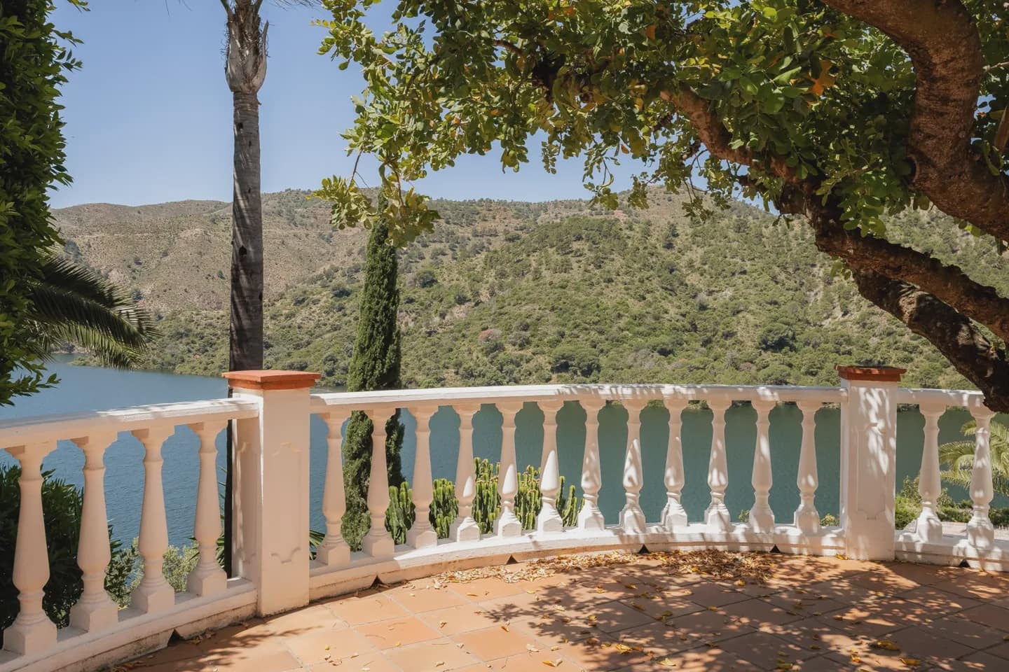 6 bedroom Villa for sale in Istan with pool garage - € 4,995,000 (Ref: 9669368)