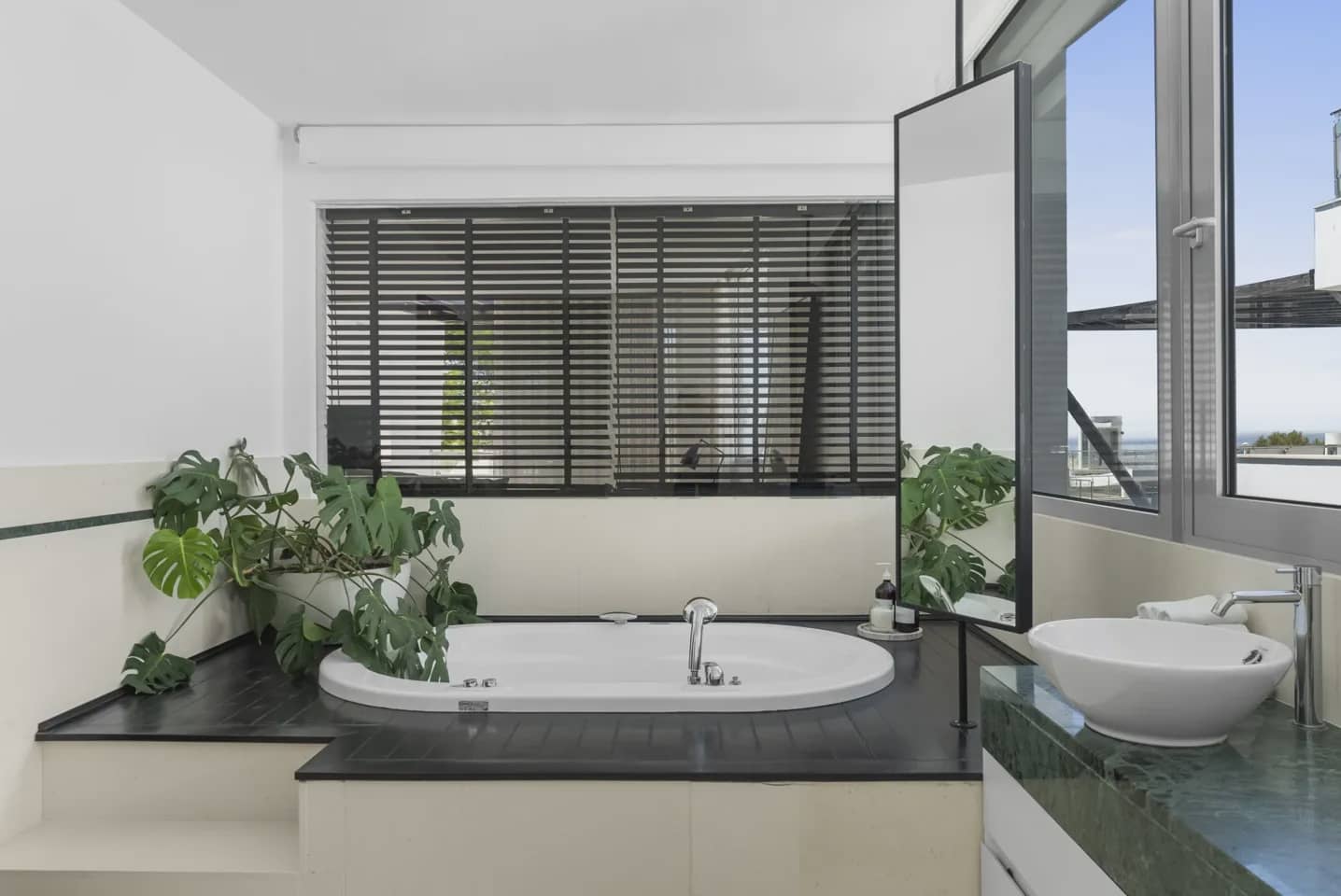 3 Zimmer Villa zu verkaufen in Marbella mit Pool Garage - 3.850.000 € (Ref: 9669369)