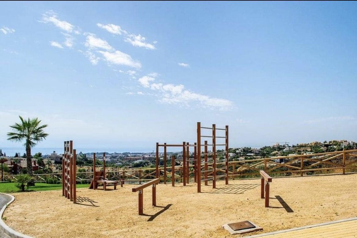 3 sovrum Lägenhet till salu i Benahavis med garage - 569 000 € (Ref: 9669370)