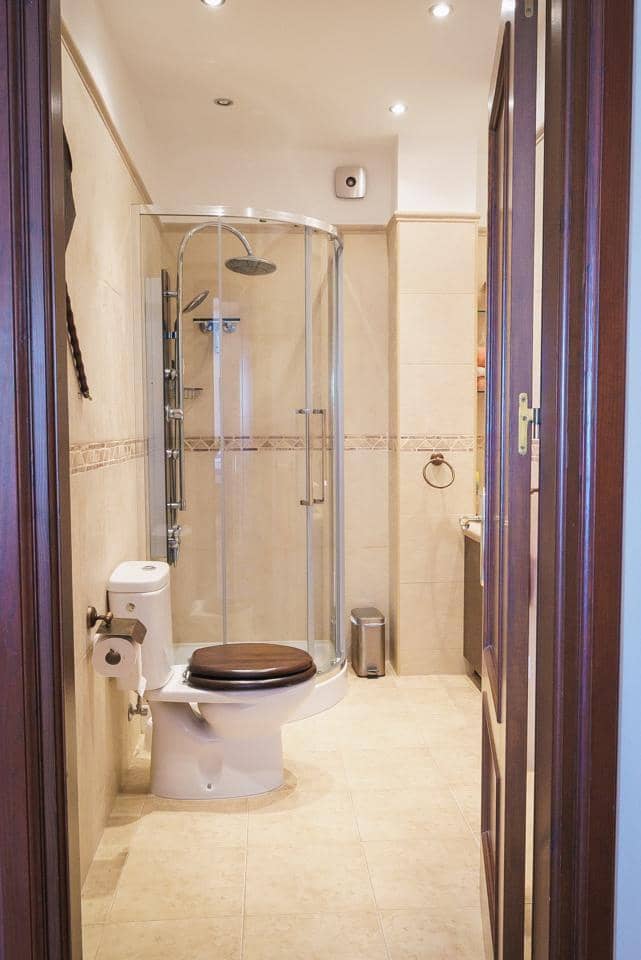 6 bedroom Villa for sale in Estepona with pool garage - € 1,150,000 (Ref: 9669372)