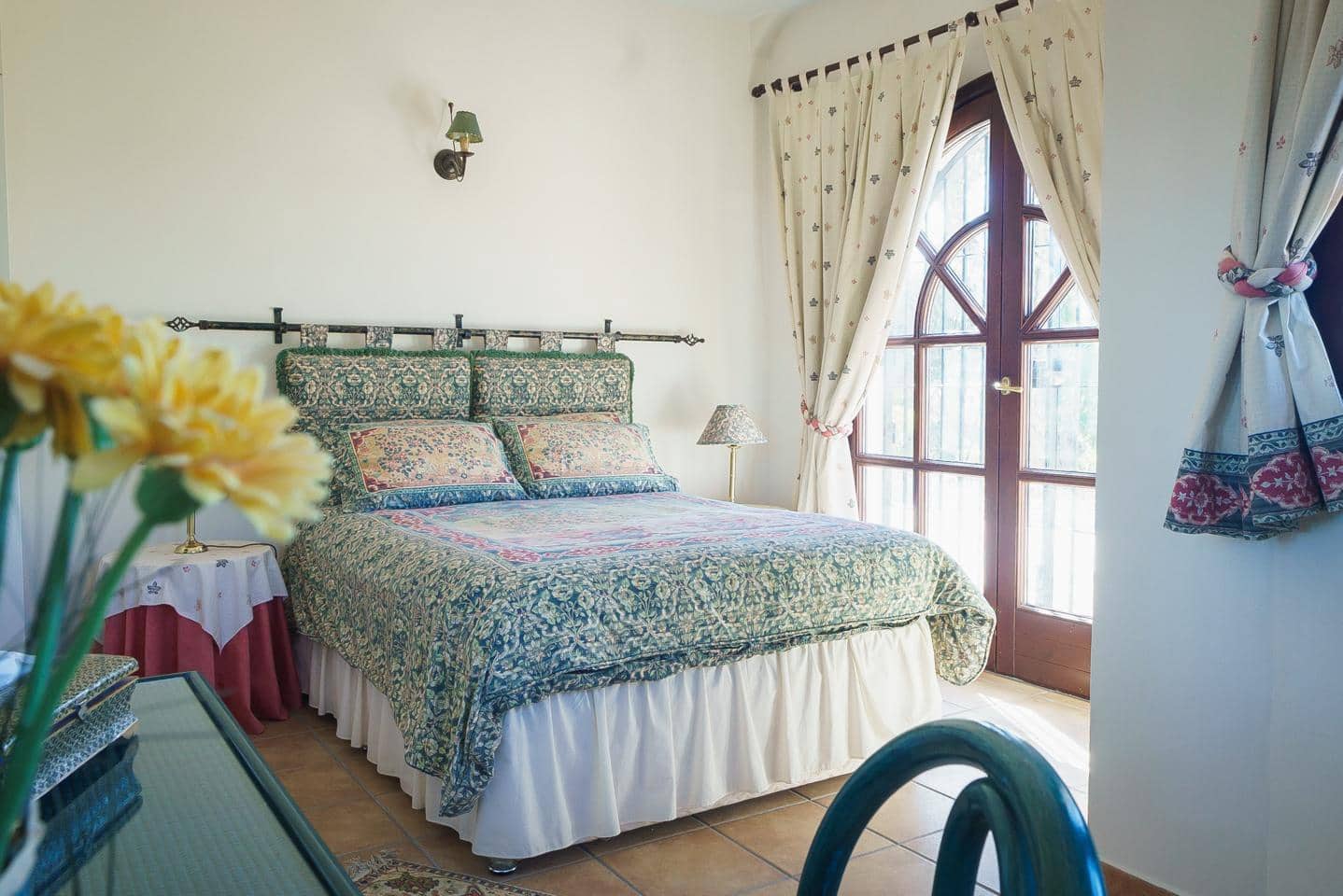 6 bedroom Villa for sale in Estepona with pool garage - € 1,150,000 (Ref: 9669372)