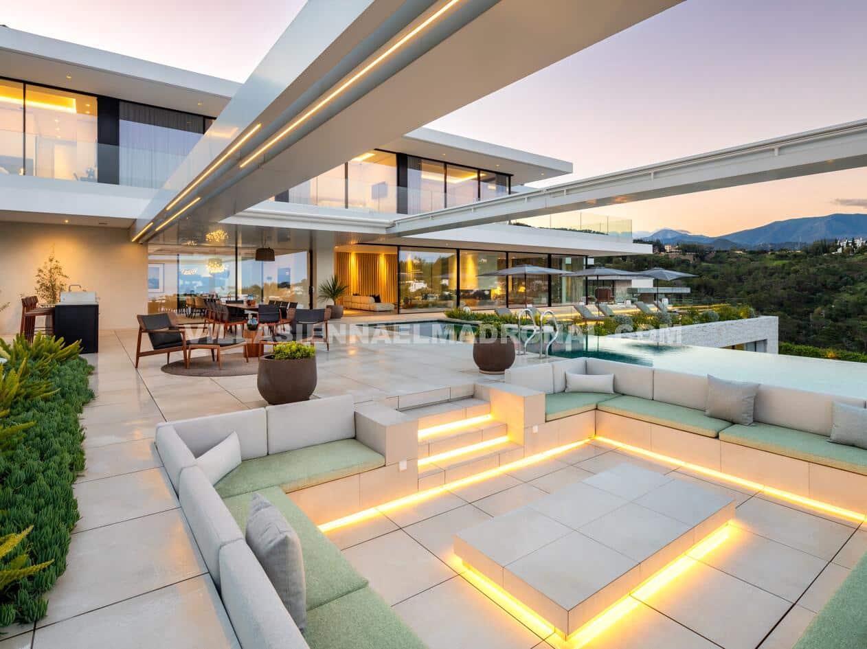 8 Zimmer Villa zu verkaufen in El Madronal mit Garage - 11.500.000 € (Ref: 9669375)