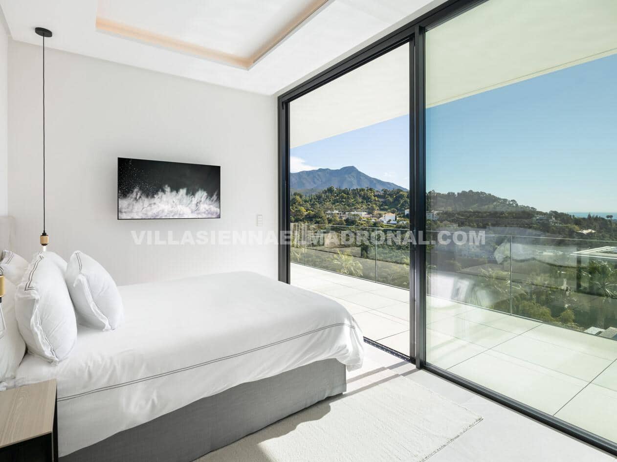 8 Zimmer Villa zu verkaufen in El Madronal mit Garage - 11.500.000 € (Ref: 9669375)