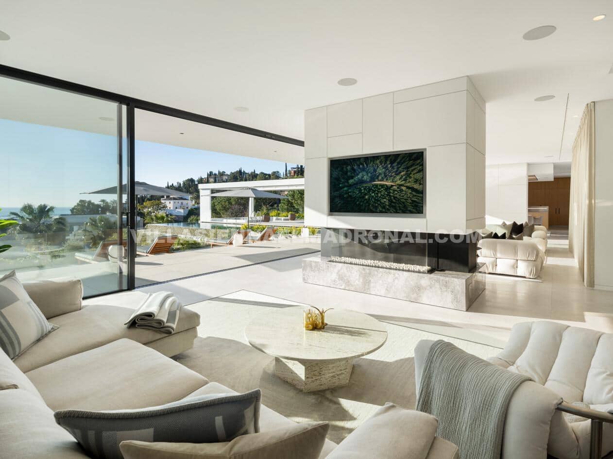8 Zimmer Villa zu verkaufen in El Madronal mit Garage - 11.500.000 € (Ref: 9669375)
