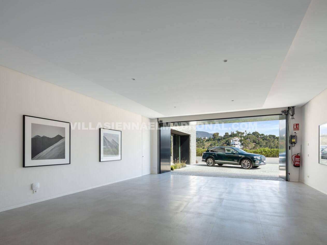 8 Zimmer Villa zu verkaufen in El Madronal mit Garage - 11.500.000 € (Ref: 9669375)