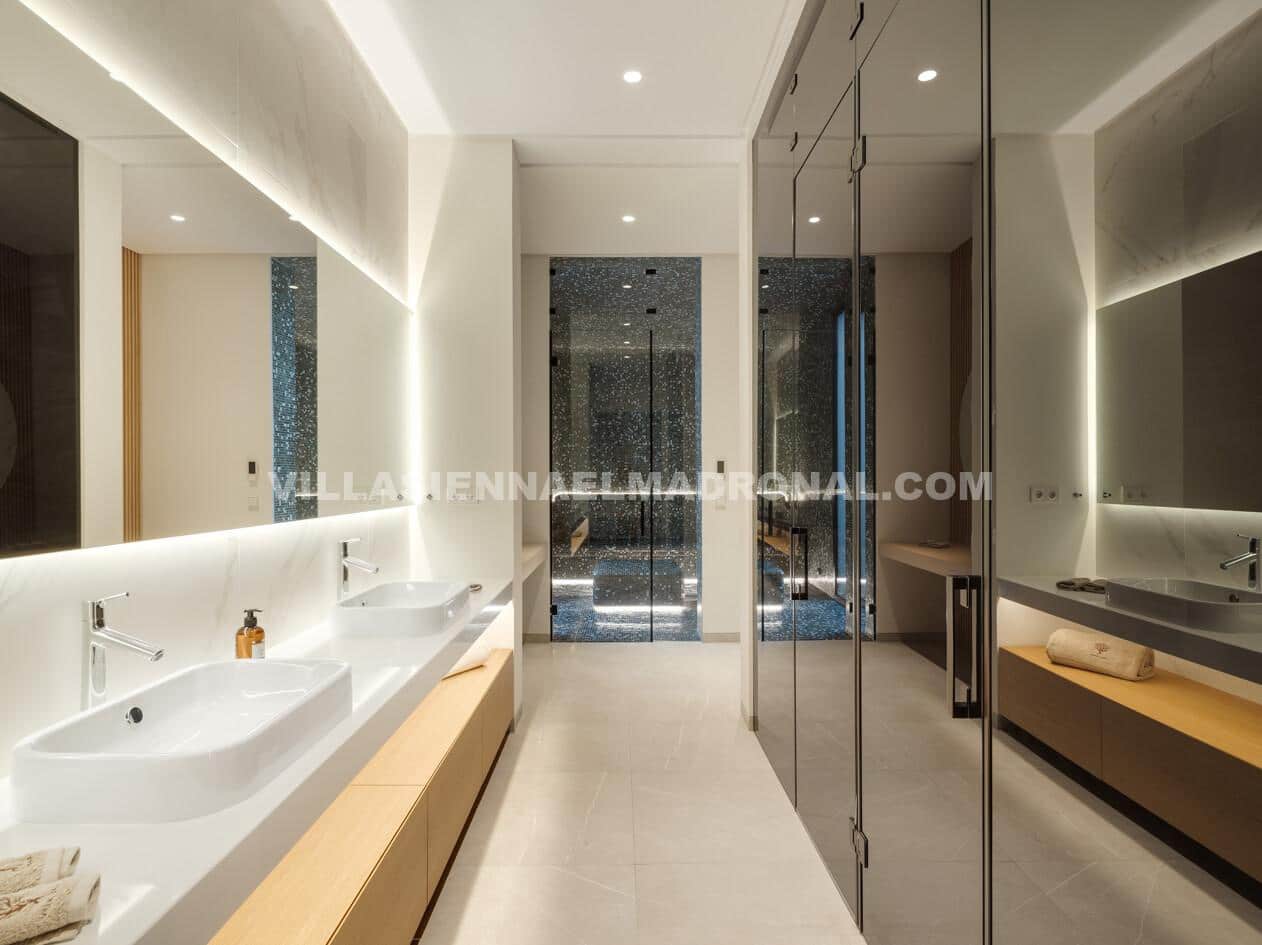 8 Zimmer Villa zu verkaufen in El Madronal mit Garage - 11.500.000 € (Ref: 9669375)