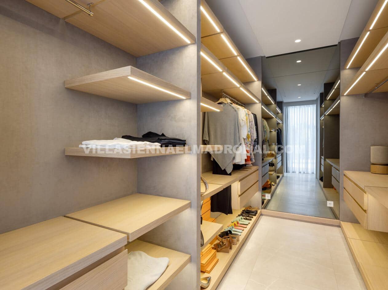 8 Zimmer Villa zu verkaufen in El Madronal mit Garage - 11.500.000 € (Ref: 9669375)