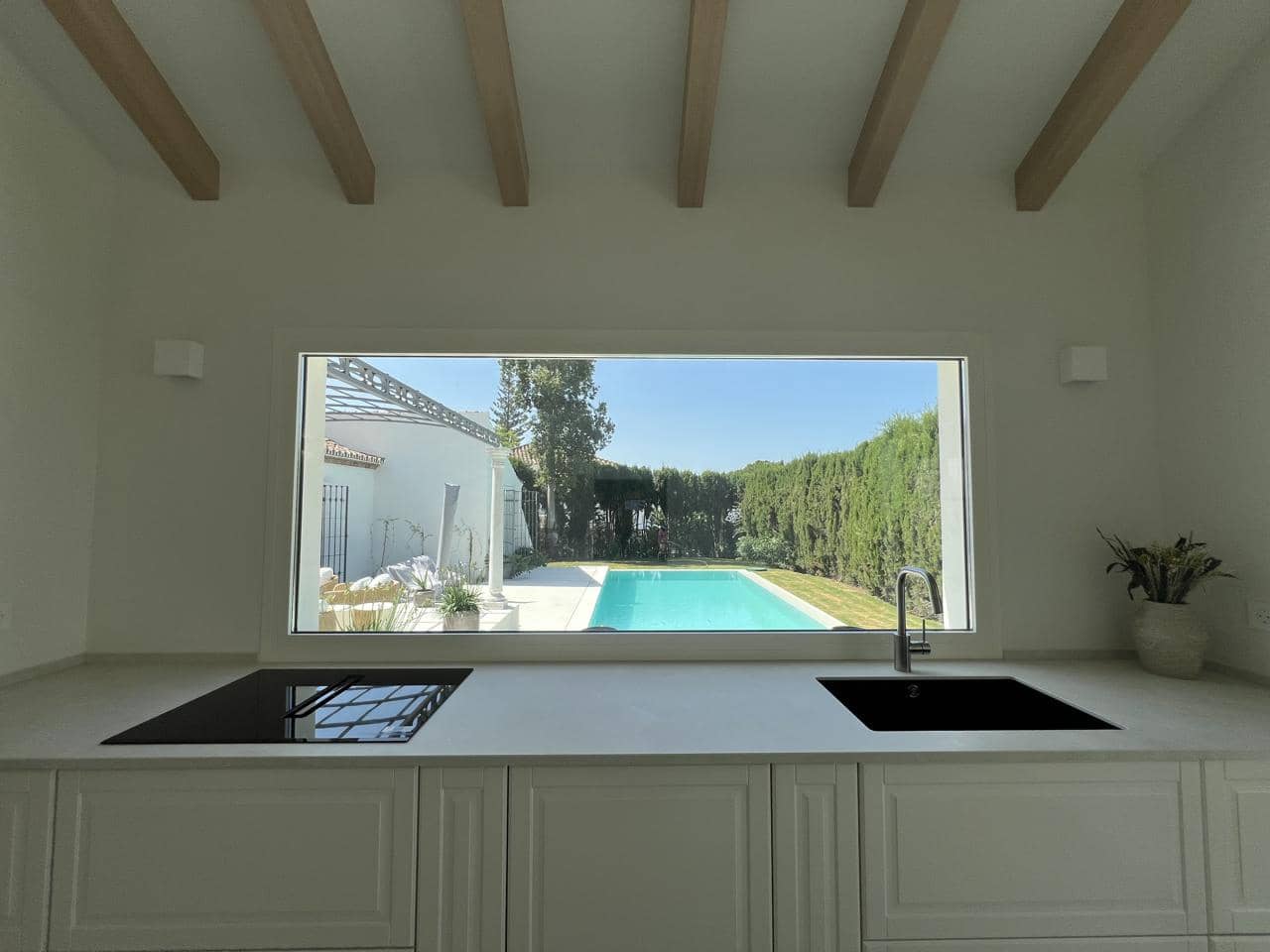 3 bedroom Villa for sale in San Pedro de Alcantara with pool garage - € 2,750,000 (Ref: 9880306)