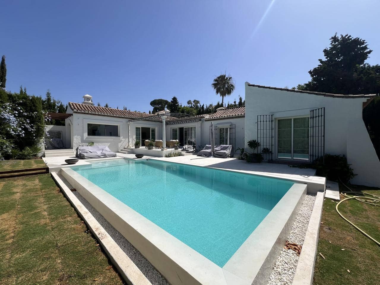 3 bedroom Villa for sale in San Pedro de Alcantara with pool garage - € 2,750,000 (Ref: 9880306)