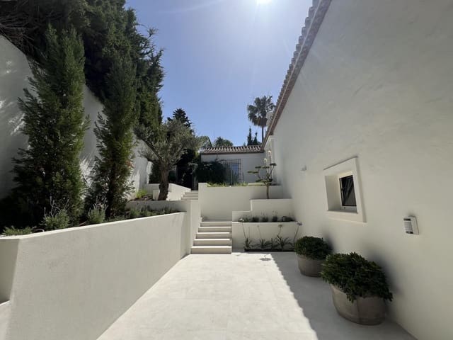 3 camera da letto Villa in vendita in Guadalmina Alta, Marbella con piscina garage - 2.750.000 € (Rif: 9880306)