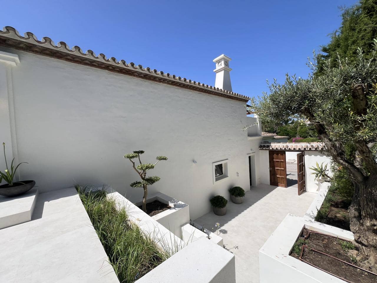 3 bedroom Villa for sale in San Pedro de Alcantara with pool garage - € 2,750,000 (Ref: 9880306)