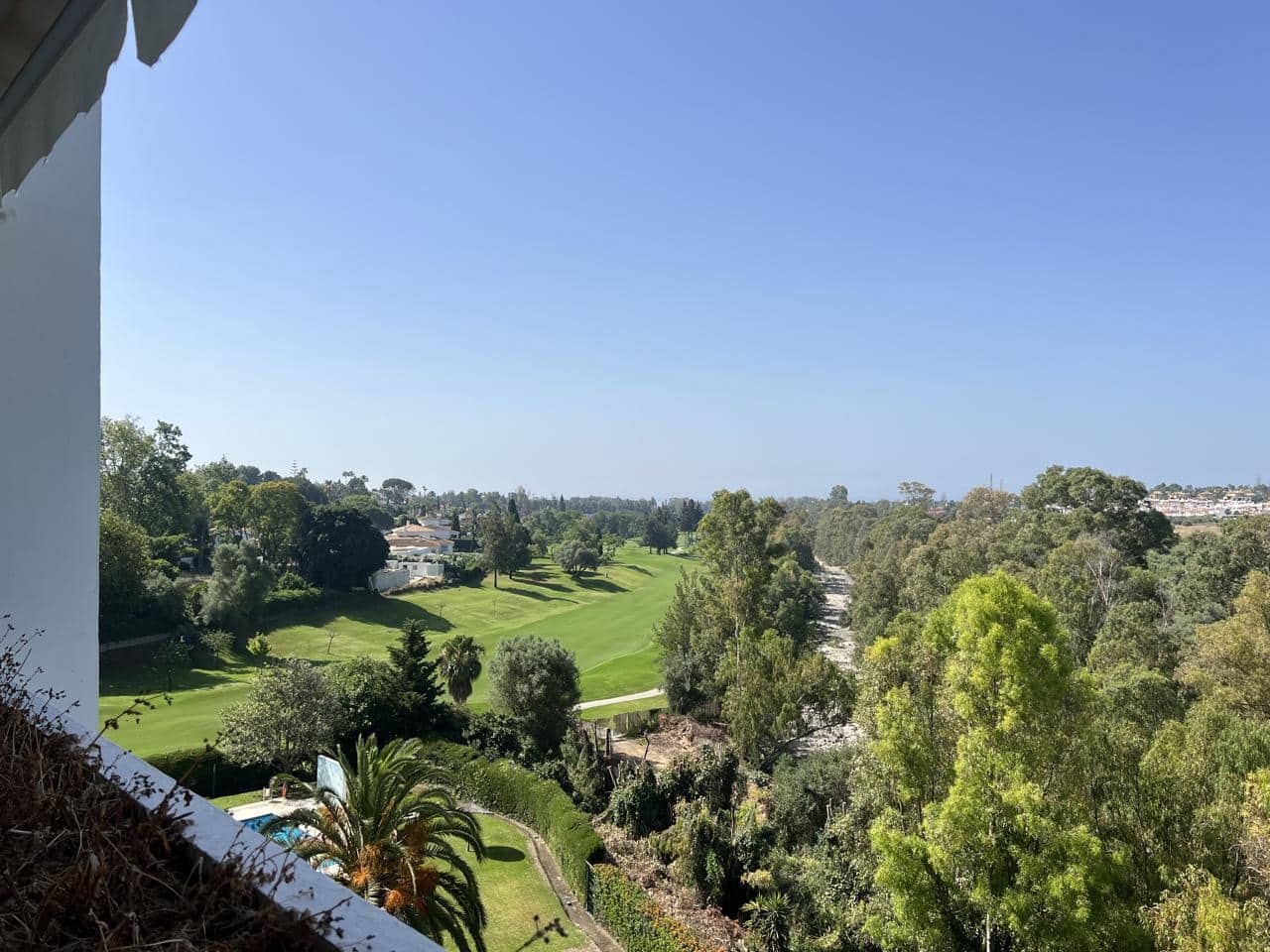 3 bedroom Flat for sale in Marbella with garage - € 633,000 (Ref: 9880307)