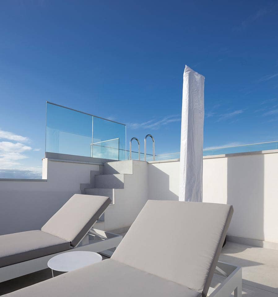3 bedroom Flat for sale in Marbella with garage - € 1,355,000 (Ref: 9938719)