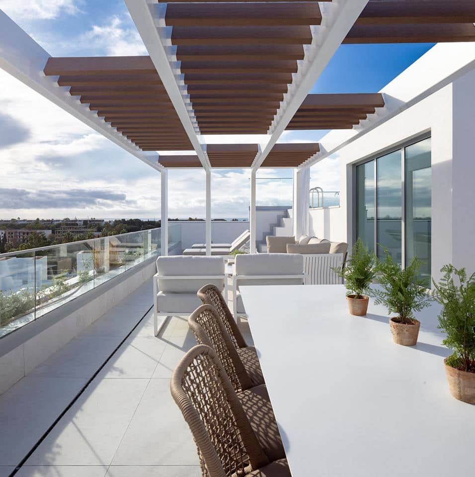 3 bedroom Flat for sale in Marbella with garage - € 1,355,000 (Ref: 9938719)