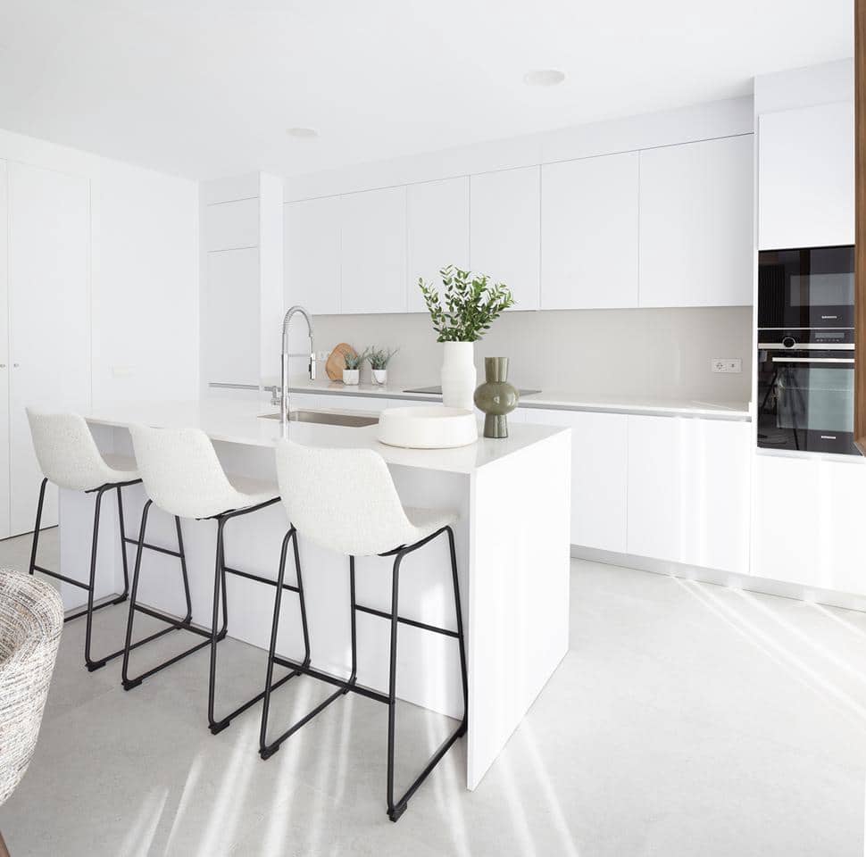 3 bedroom Flat for sale in Marbella with garage - € 1,355,000 (Ref: 9938719)