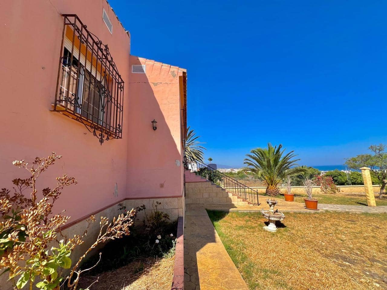 Chalet de 6 habitaciones en Estepona en venta con piscina garaje - 1.490.000 € (Ref: 9975993)