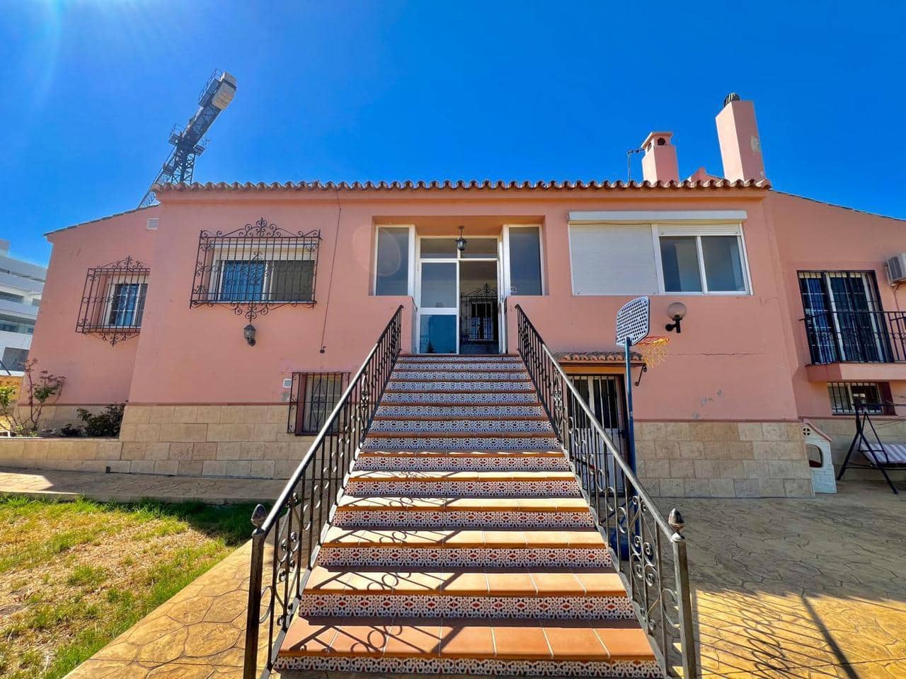 Chalet de 6 habitaciones en Estepona en venta con piscina garaje - 1.490.000 € (Ref: 9975993)
