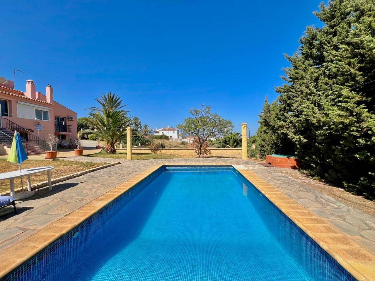 Chalet de 6 habitaciones en Estepona en venta con piscina garaje - 1.490.000 € (Ref: 9975993)