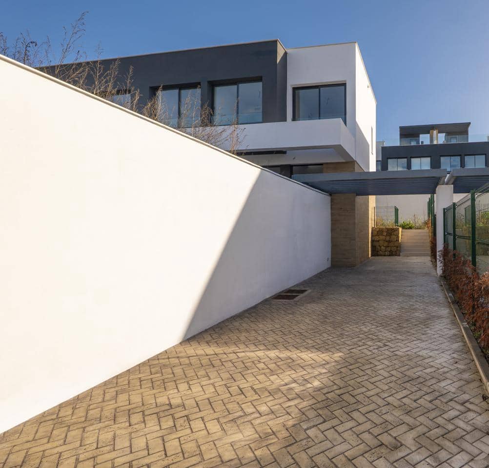 4 soverom Villa til salgs i El Paraiso med svømmebasseng garasje - € 1 050 000 (Ref: 9975994)